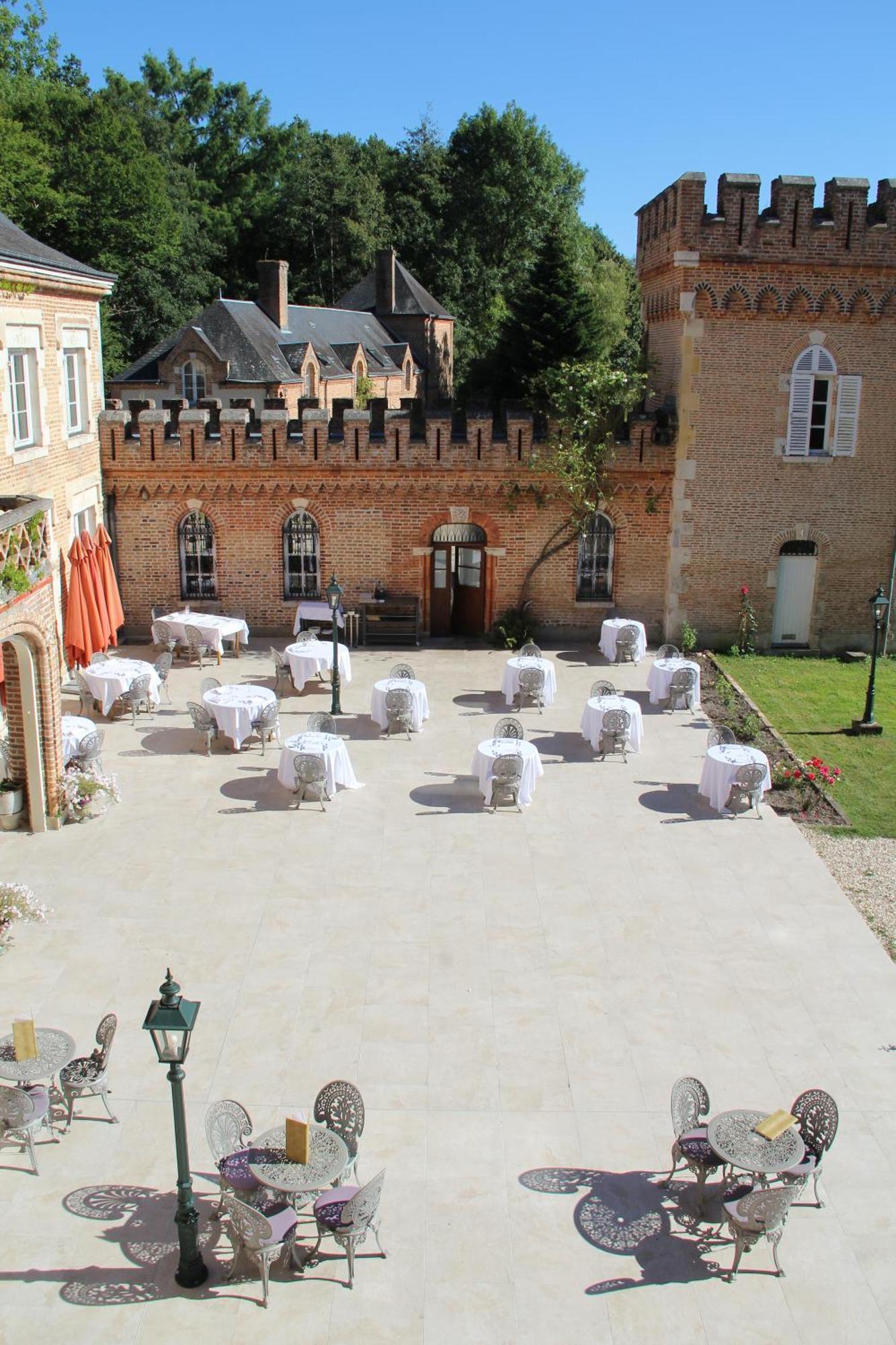 Hostellerie Du Chateau Les Muids La Ferte-Saint-Aubin Ngoại thất bức ảnh