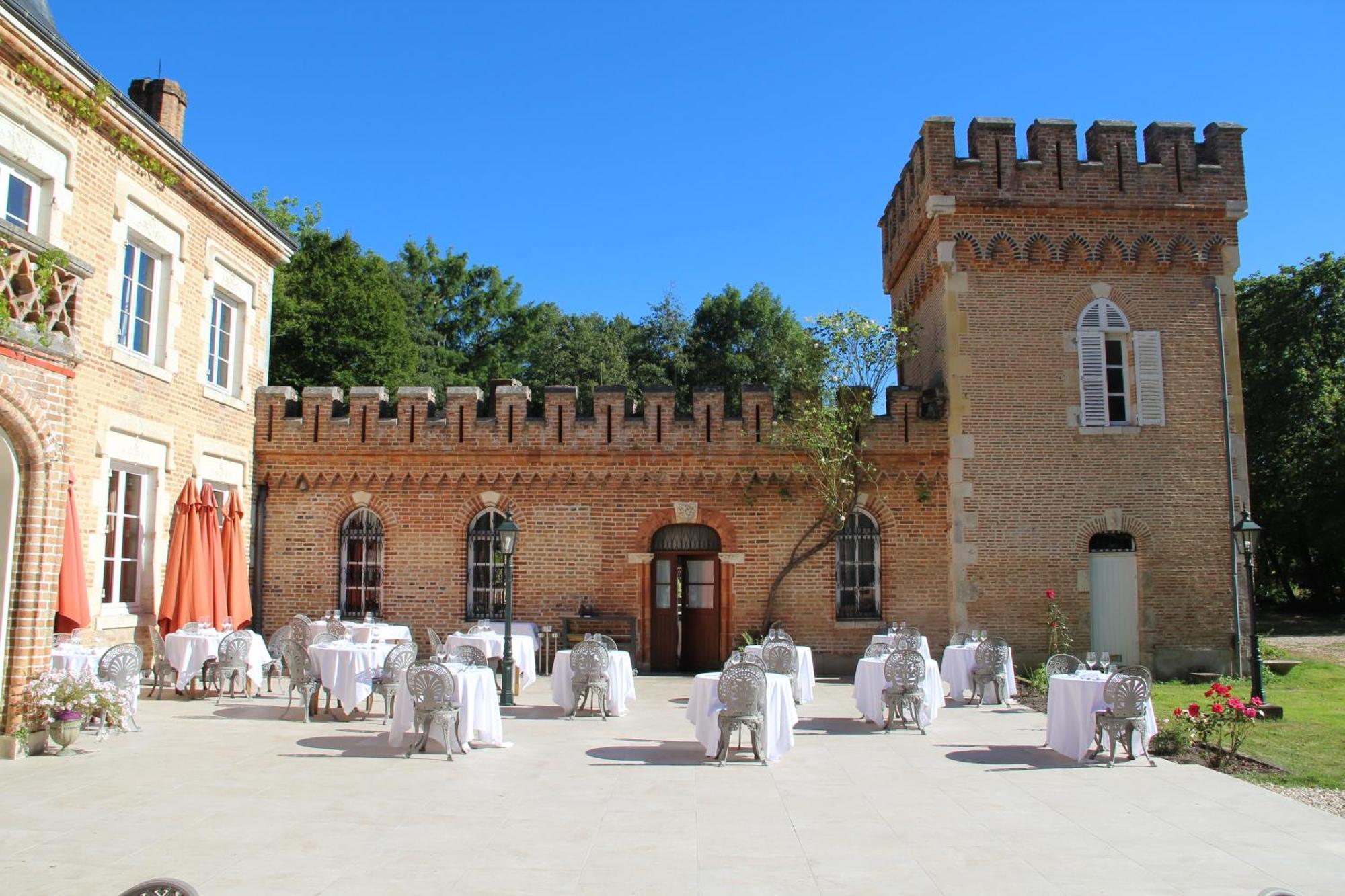 Hostellerie Du Chateau Les Muids La Ferte-Saint-Aubin Ngoại thất bức ảnh